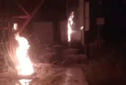خاران میں موبائل ٹاور کی مشینری نذرآتش