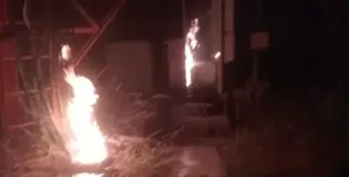 خاران میں موبائل ٹاور کی مشینری نذرآتش