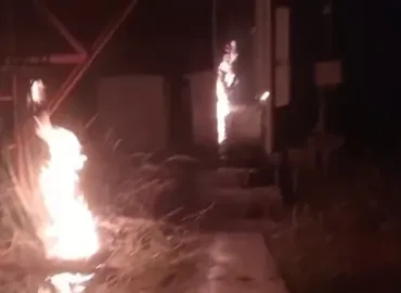 خاران میں موبائل ٹاور کی مشینری نذرآتش