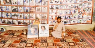 وی بی ایم پی کے احتجاج کا 6197واں روز، راشد حسین بلوچ کی بھتیجی ماہ زیب بلوچ کی شرکت