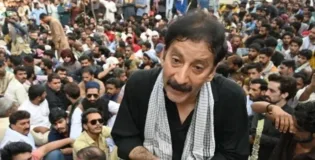 کشمیر میں پاکستانی فورسز کا کریک ڈاؤن، ڈاکٹر اور خاتون وکیل سمیت متعدد افراد جاں بحق