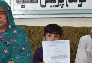 کوئٹہ میں بروری بائی پاس پر واقع ایک غریب بلوچ خاتون کی ذاتی زمین پر بااثر افراد نے قبضہ کرلیا ہے ۔