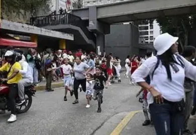 وینزویلا میں 39 سیکنڈ کے وقفے سے دو زلزلے، تباہی کے مناظر