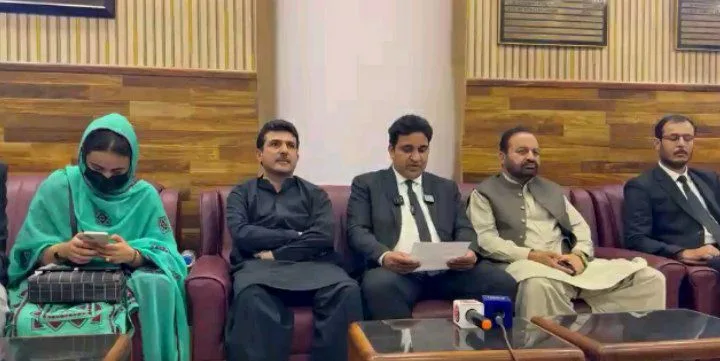 ڈاکٹر ماہرنگ بلوچ اور ساتھیوں کے مقدمات میں عدالتی شفافیت پر سنگین سوالات، وکلاء کی پریس کانفرنس