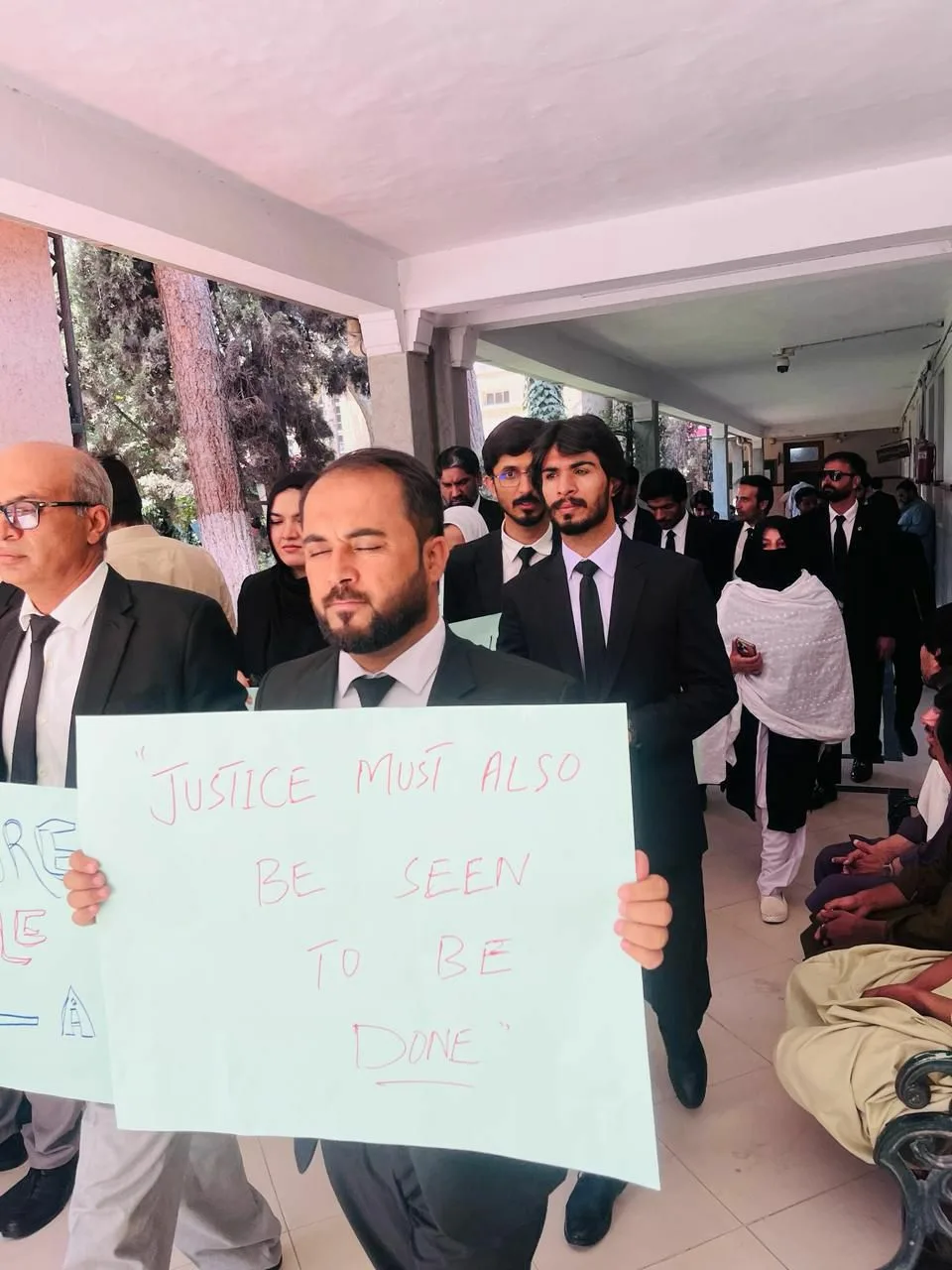 بلوچ یکجہتی کمیٹی رہنماؤں کے مقدمات: وکلاء نے فیس لیس ٹرائلز کو غیر آئینی قرار دے دیا