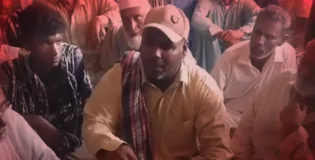 Gwadar fishermen demonstrate against restrictions on coastal access