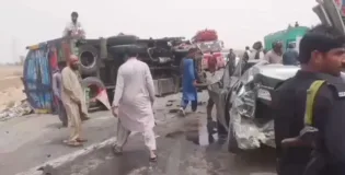 بلوچستان: خاران اور سوراب میں حملوں، آپریشن، بس فائرنگ اور ٹریفک حادثے کی اطلاعات