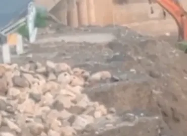 پنجگور میں دھماکے کے بعد دو انسانی سر برآمد، وڈھ میں مسلح افراد کی ناکہ بندی اور پل مسمار