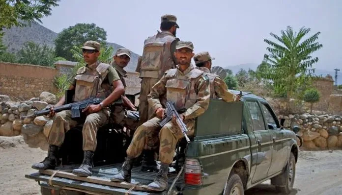 دالبندین: پاکستانی فوج کے بڑے قافلے پر شدید حملہ، گاڑی تباہ ہونے کی اطلاعات