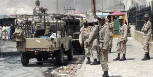 بلوچستان کے مختلف اضلاع میں حملے، فائرنگ اور دھماکے؛ وزیر داخلہ محفوظ