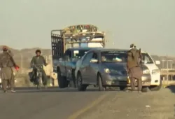 قلات: شاہراہ پر ناکہ بندی، کنٹینر تحویل میں، فورسز پر حملہ