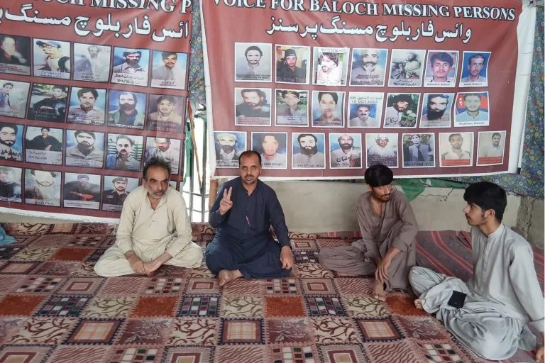 بلوچستان میں جبری گمشدگیاں، وی بی ایم پی کا احتجاجی کیمپ 6338ویں روز، جنید اور یاسر حمید کی بازیابی کا مطالبہ