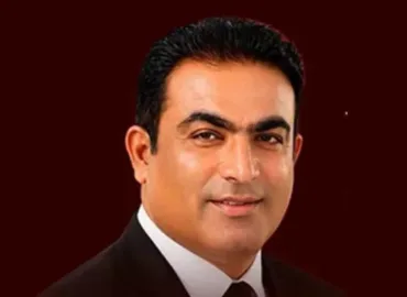 وکیل محمد عمران کلمتی کی رہائش گاہ پر رات گئے چھاپہ آئینی حقوق اور گھروں کے تقدس پر حملہ ہے۔ بی وائی سی 