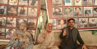 کوئٹہ: جبری گمشدگیوں کے خلاف احتجاجی کیمپ 6374ویں روز بھی جاری، بیبرگ قمبرانی کے والدین کی شرکت